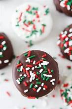 4 Count Chocolate Dipped Oreos