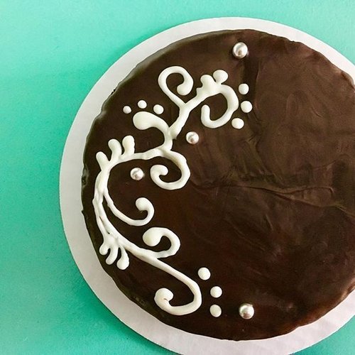 Flourless Chocolate 10" Cake